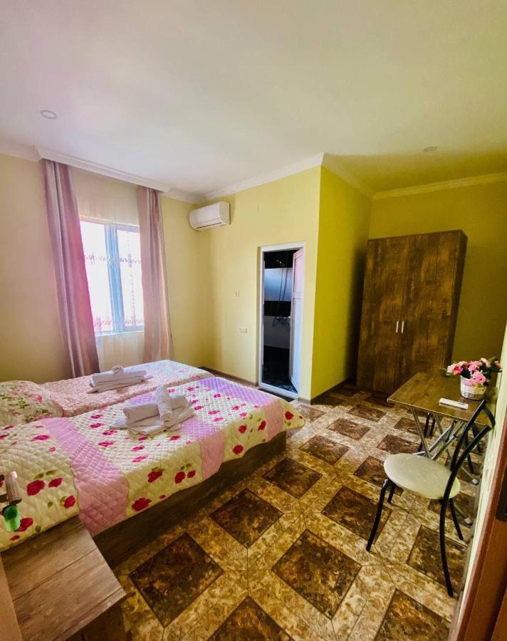 ホテル Naziti House バトゥーミ エクステリア 写真